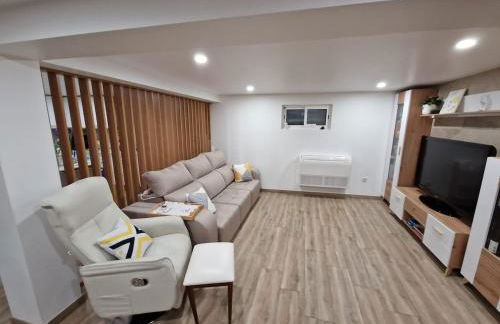 Pool House Minutes from Beach - Photo 26