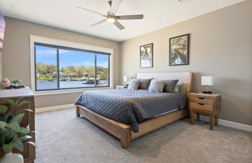 Accessible Lakeside Luxury at the 45mm w/ Private Dock, Sunset Views & More - Foto 23