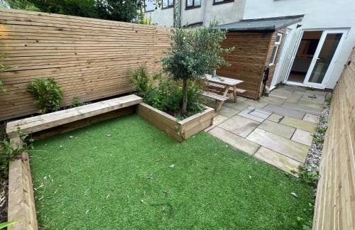 Slick Space for a Standish Stay - Photo 37