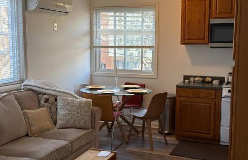 Walk to 2 metro's, furnished studio, private, parking, wifi. - Foto 6