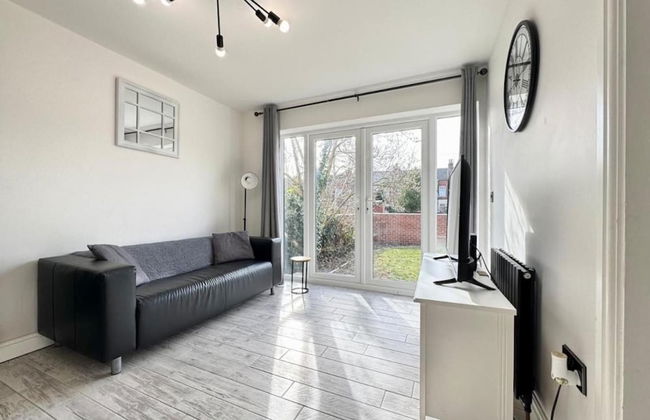 4 Guests - 2 Bedrooms - Parking - 9min City Centre - Photo 13