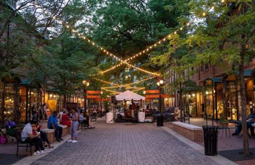 Modern & Luxurious 3 Bdrm 2.5 Bath Townhome - Foto 78