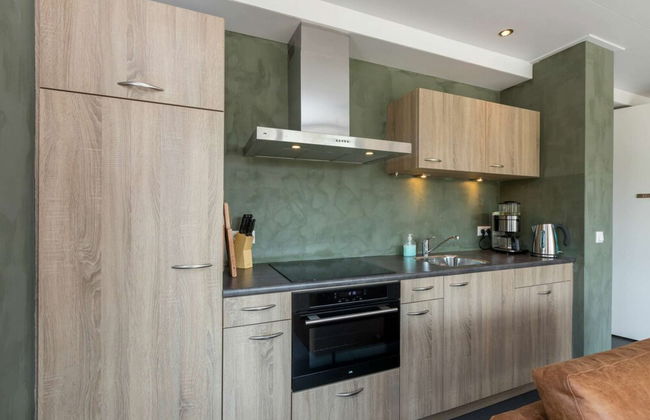 Holiday Home in Vrouwenpolder Near Beach - Photo 6