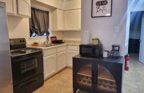 Large parking lot sleeps 8 - Foto 15