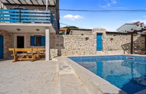 House AnaDora with pool - Zlarin - Photo 30