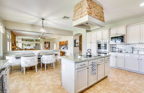 Luxe Mtn-View Mansion with Hot Tub in Phoenix! - Foto 12