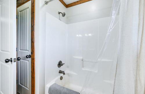 Scenic Getaway with Deck 7 Mi to Mammoth Cave Park! - Foto 16