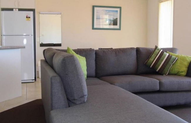 Town Beach Beachcomber Resort - Photo 13