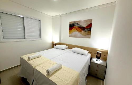 Central novo, andar alto-2quartos com Ar-Cond Q e F - Foto 10