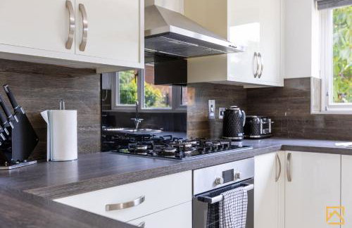 Cosy 5 bedroom house - Central By Valore Property Services - Photo 47