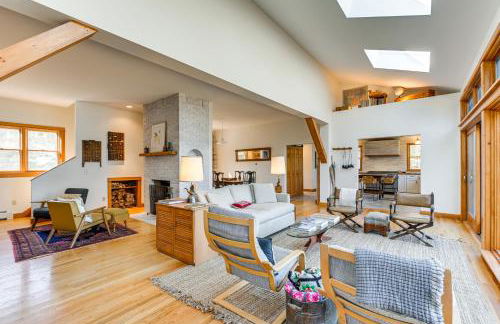 Chic Addison Home with Fire Pit on 8 Private Acres! - Photo 8