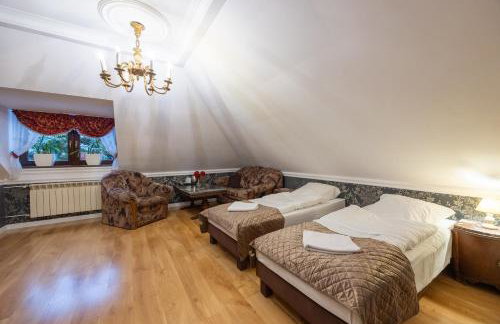 Dworek Kurowski - Foto 13