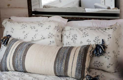 Tiny Cabin w Fire Pit Game Room and Dog Friendly - Foto 37