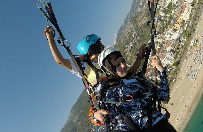 Aventura en parapente en tándem – ¡Vuela sobre las nubes! - Foto 3