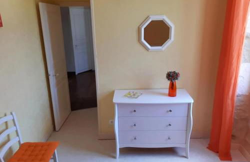 Spacious family home with countryside views - Photo 19