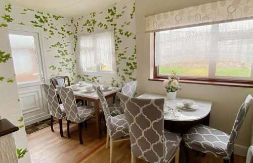 Barking London House sleeps 12 - parking - train tube - airport - Foto 37