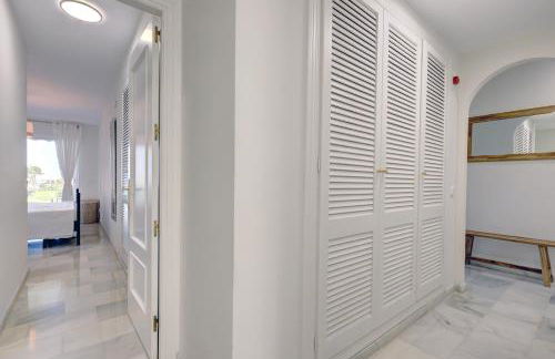 La Cala gorgeous 2 bedroom apartment with stunning gardens, pools and sea views - Photo 55