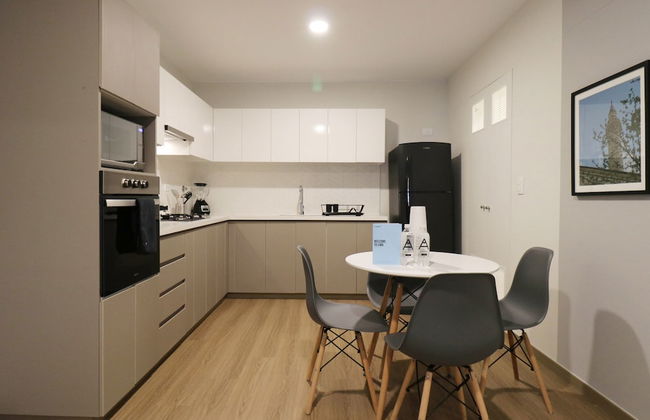 w Majestic 2BR w Balcony in Miraflores - Photo 2