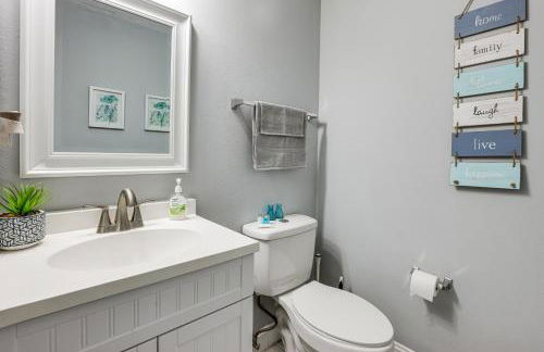 5 Mi to WDW! Spacious Resort Escape with Pool Access - Foto 11