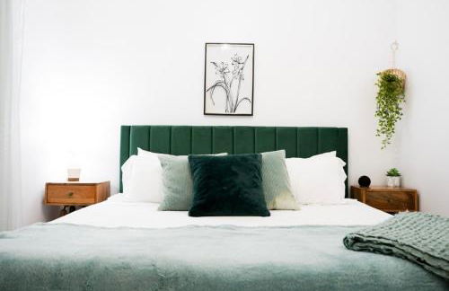 Modern 3BR Oasis Free Parking - Foto 14