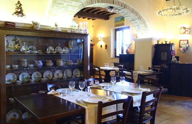 Farmhouse Bliss With Pool, Wine and Tails - Photo 28