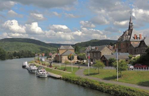 Logement en bord de Meuse « La Jolie Rose » - Foto 1