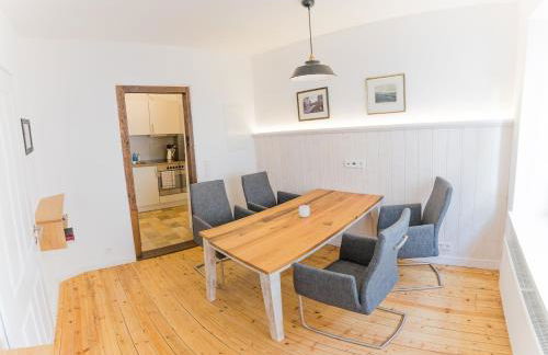 BG Living & Hosting - Historisches Ferienhaus "Saustall" im Zentrum von Wittlich - Nähe Mosel & Eifel, Privatparkplatz, WLAN, bis 4 Personen - Foto 2