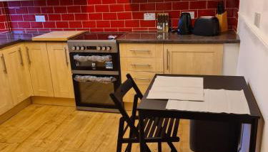 Our Salad Days Lochgilphead - Foto 3