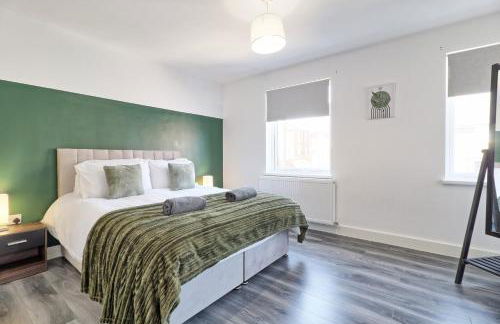 Comfy 4 Bed, Sleeps 8, fast WIFI, Contractor friendly - Foto 5
