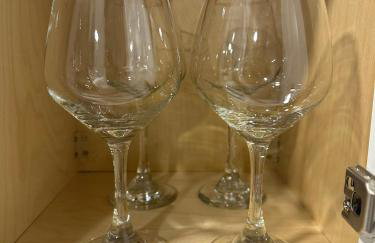 Luxury 4BR Retreat 10 Mins to Downtown & Lake - Photo 7