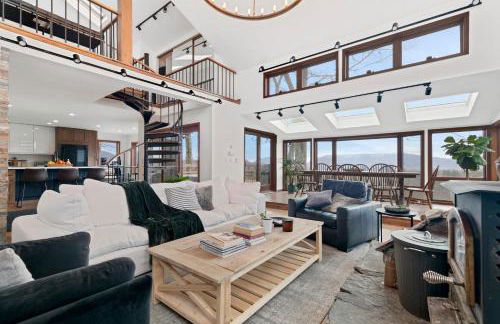 5 Star Gorgeous Cliffside Chalet with Panoramic Views - Foto 14