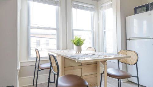 Downtown House Sleeps 10 with 3 King Beds and More - Foto 2