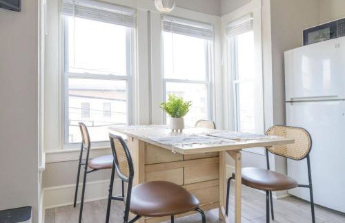 Downtown House Sleeps 10 with 3 King Beds and More - Foto 2