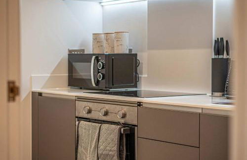 Leeds City Centre 2BR Apartment - Luxury Stay with Private Terrace - Foto 29