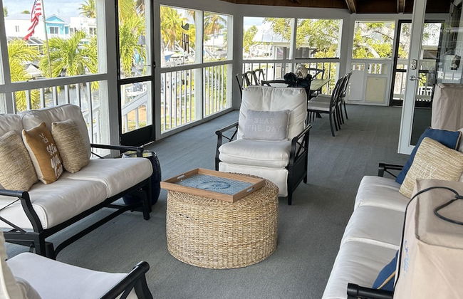 Beautiful Updated Stilted Home Makes For A Super Getaway. 3 Bedroom Home by RedAwning - Foto 64