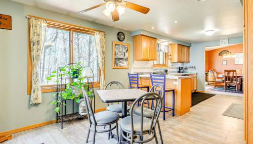 Furnished Deck with Forested Views Manawa Home! - Foto 2