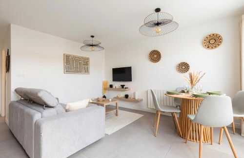 Douceur de Vivre Urbaine Jonage GROUPAMA STADIUM - ARENA - LYON AEROPORT SAINT EXUPERY - EUREXPO - Foto 2