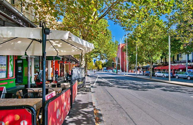 Style in the heart of Carlton - Foto 10