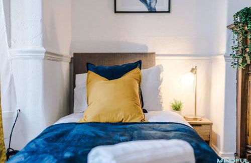 5BR House, Sleeps 10 guests - Free Parking - Business & Contractor Stays - Foto 43