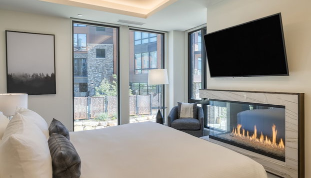 Silver Strike by Avantstay Direct Slope Access Hot Tub Views - Foto 3, Habitación