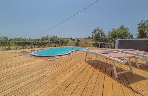 Private Pool & Jacuzzi with View by Host Hero - Foto 30