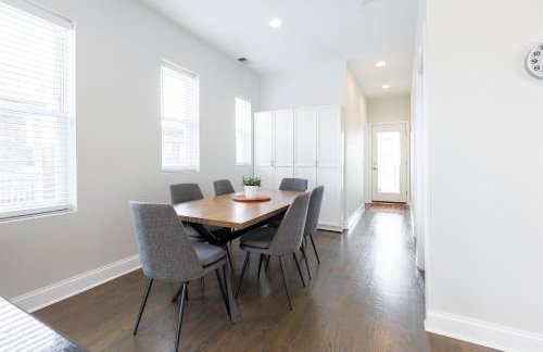 Uptown Bright & Modern Apt - Steps to Lake, Train, Amazing Food & Free Parking - Photo 28