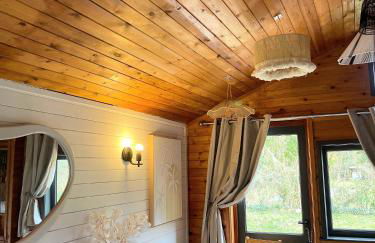 Otter 1 - Private Hot Tub - Bali Inspired Lodge - Bath - Longleat - Wiltshire - Photo 78