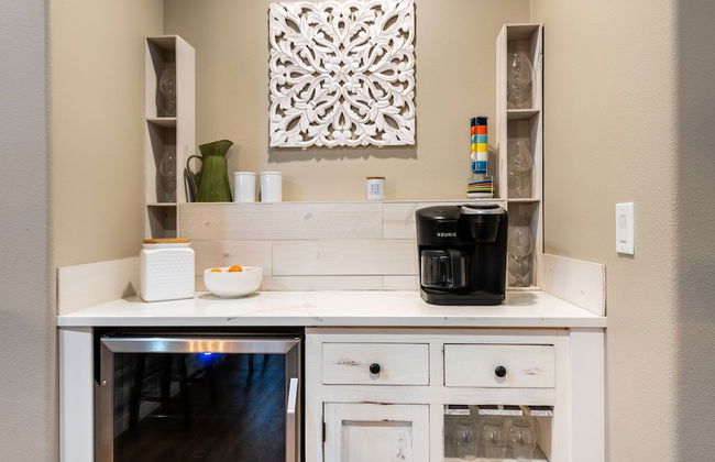 Old Mill Getaway by Avantstay Private Backyard w Hot Tub - Foto 11