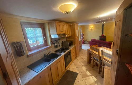 Bilocale pietra e legno immerso nella natura - Foto 12