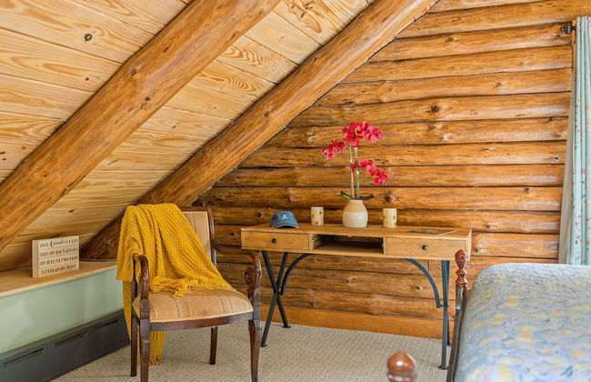 The Bigwood Cabin by Avantstay Hot Tub Firepit Pool Table Private Yard - Photo 45