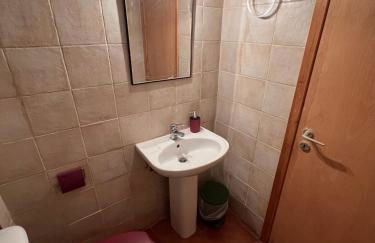 Traditional Wooden Apartment - Photo 25