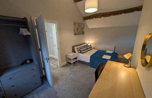 Modern & Stylish 1-Bed Apartment - inc parking - Photo 4