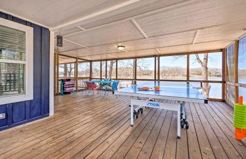 Lakefront Fort Towson Home Private Dock and 3 Decks - Foto 26