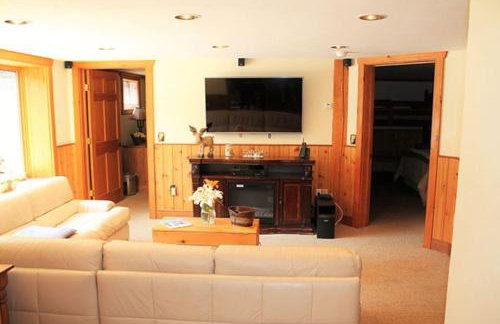 The Kresge Kabin - Authentic Grand Log Cabin. - Foto 32